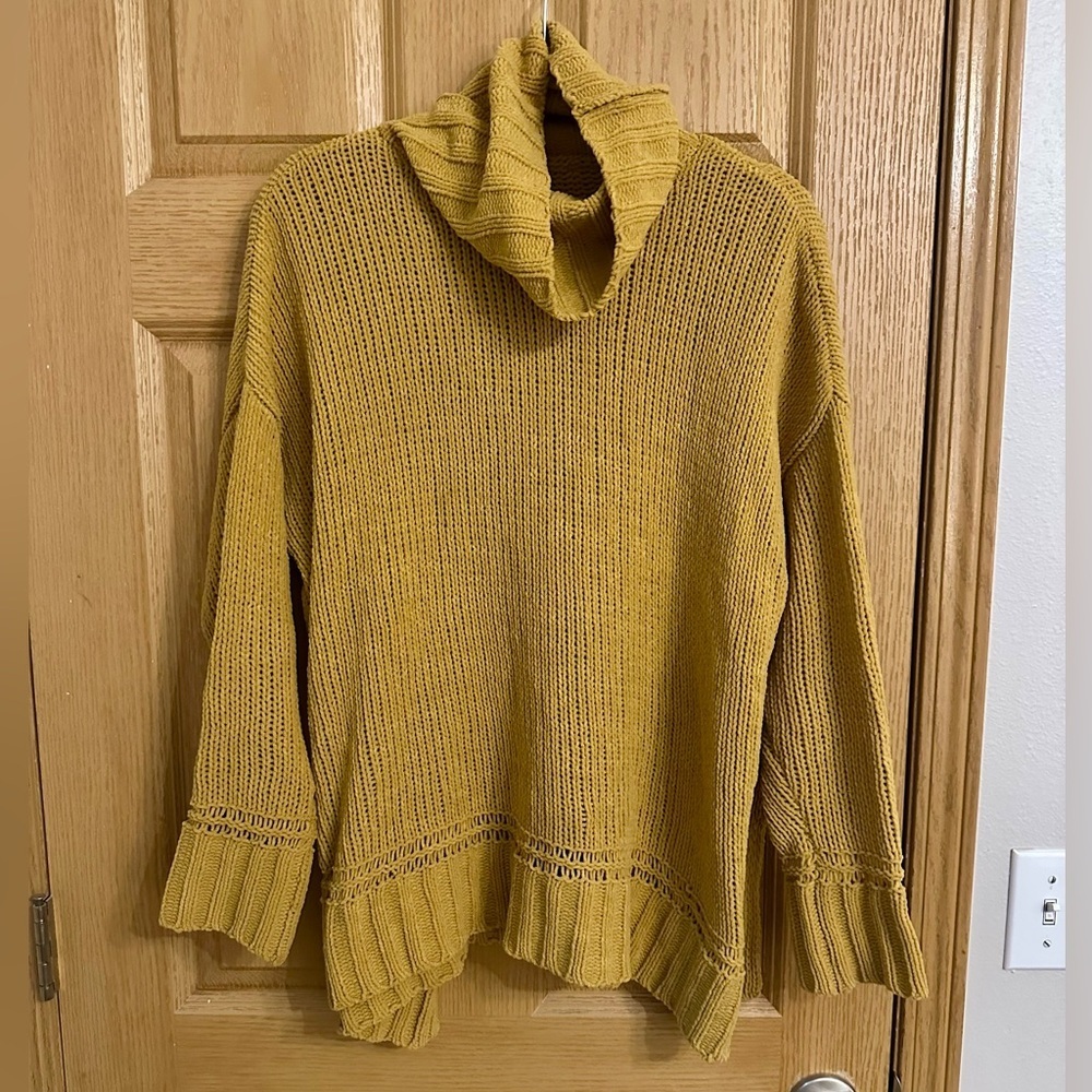 Aerie Women’s Cozy Mustard Turtleneck Sweater - Size XS